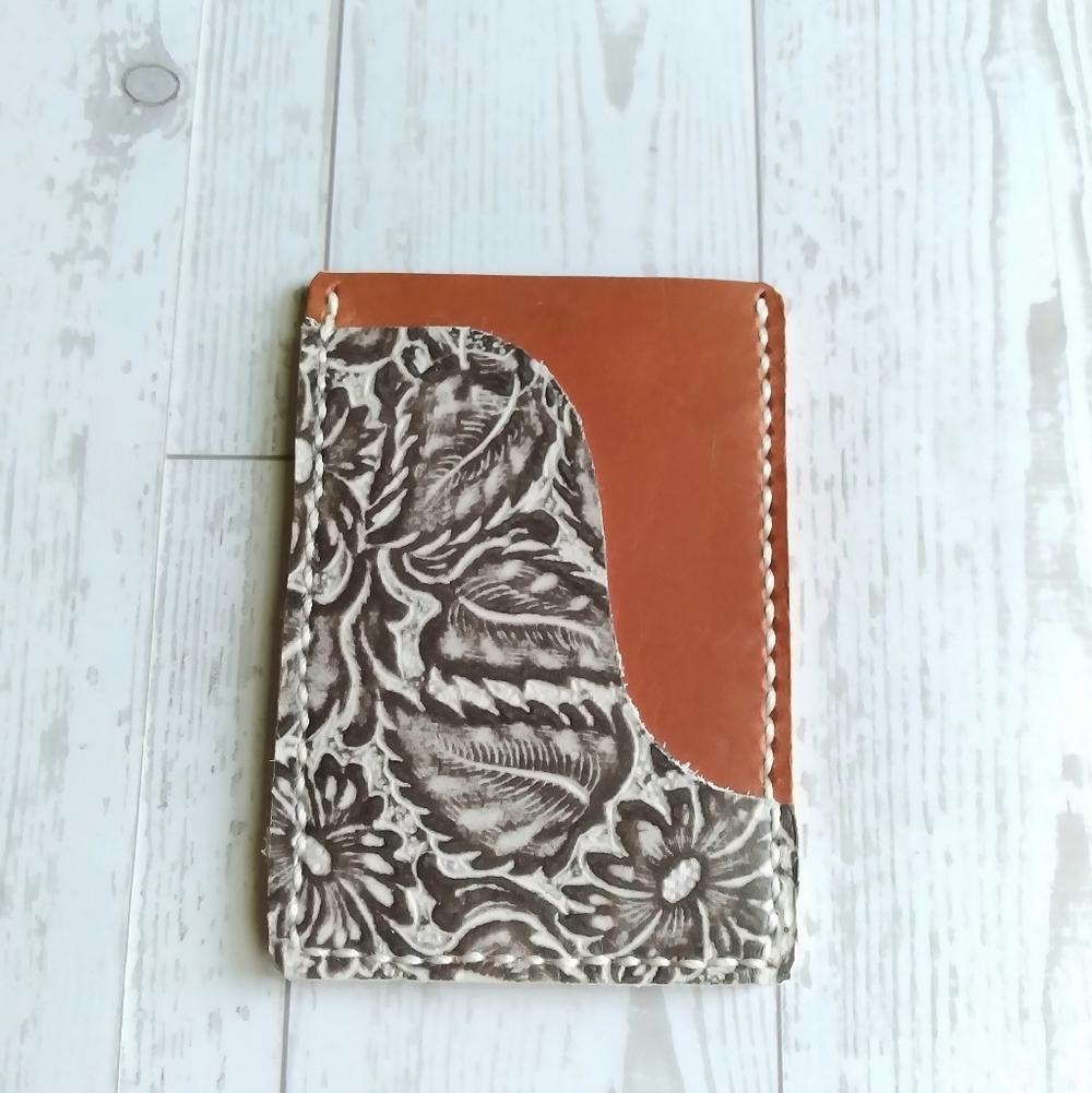 Hansmade Two Toned White Daisy Cognac Leather Minimalist Card Wallet